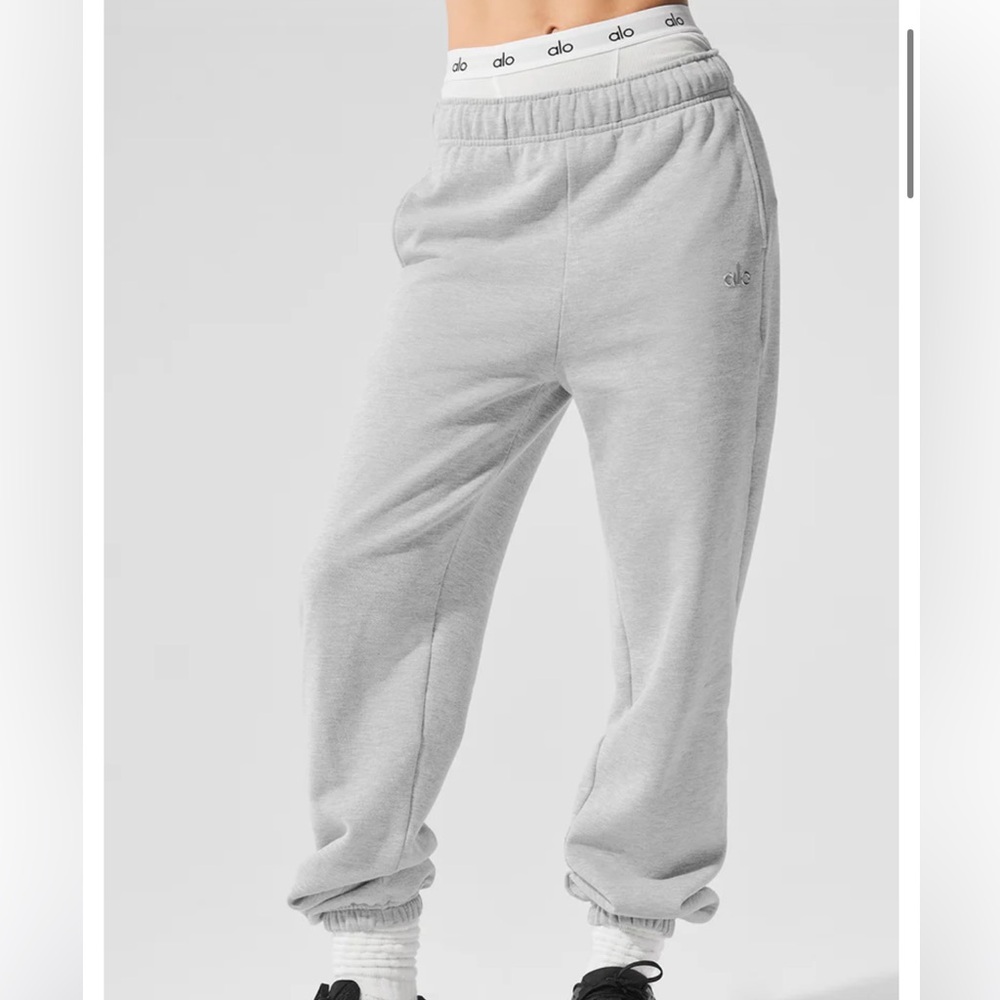 Alo Yoga accolade heathered gray sweatpants M